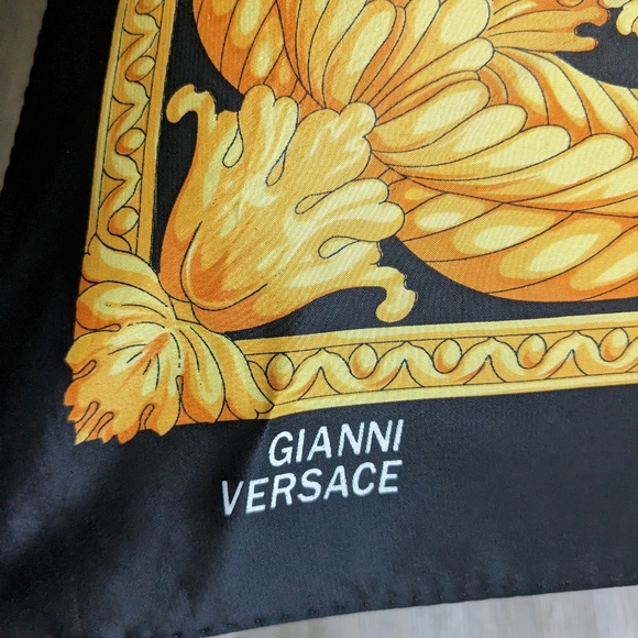 Vintage Versace Scarf - Picture 3 of 3